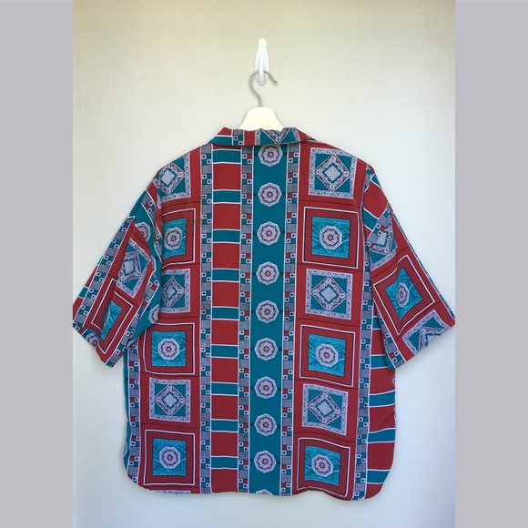 Korean made 100% silk button up - Picture 4 of 7